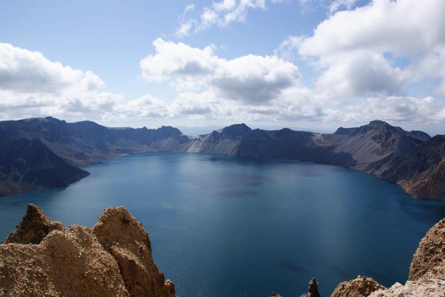 mountain-baekdu-3444849_1280.jpg