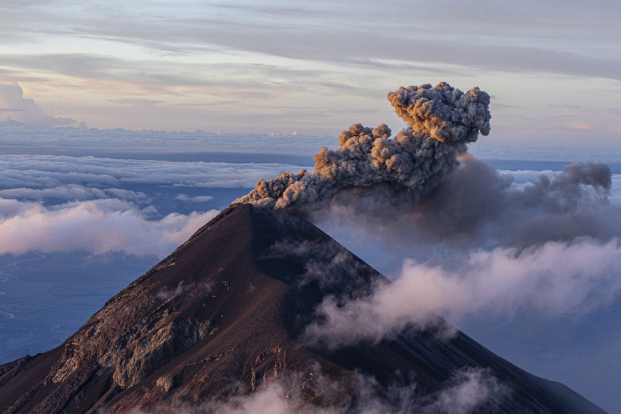 volcano-8488486_1280.jpg